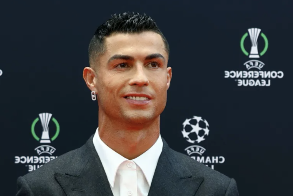 Cristiano Ronaldo 18 yaşına çatanda “Mançester Yunayted